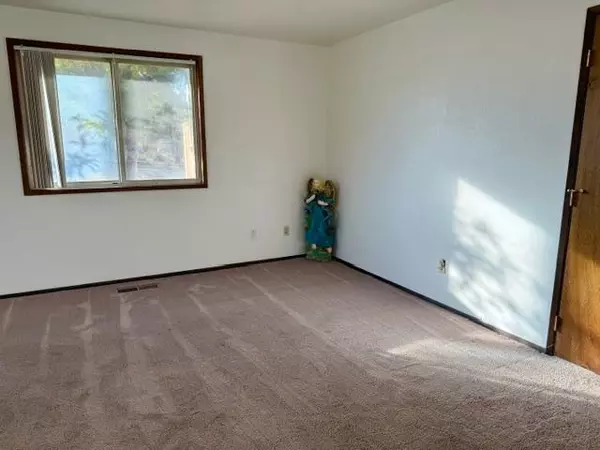 Madras, OR 97741,112 Cowden DR