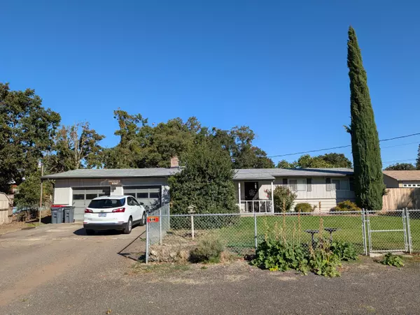 614 Gregory RD,  Central Point,  OR 97502