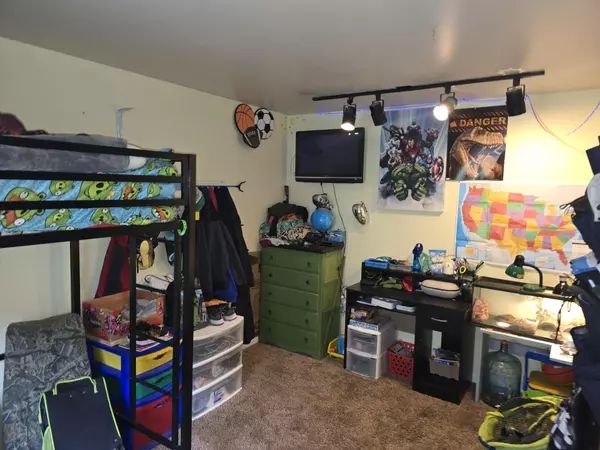 Klamath Falls, OR 97601,318 Riverside DR