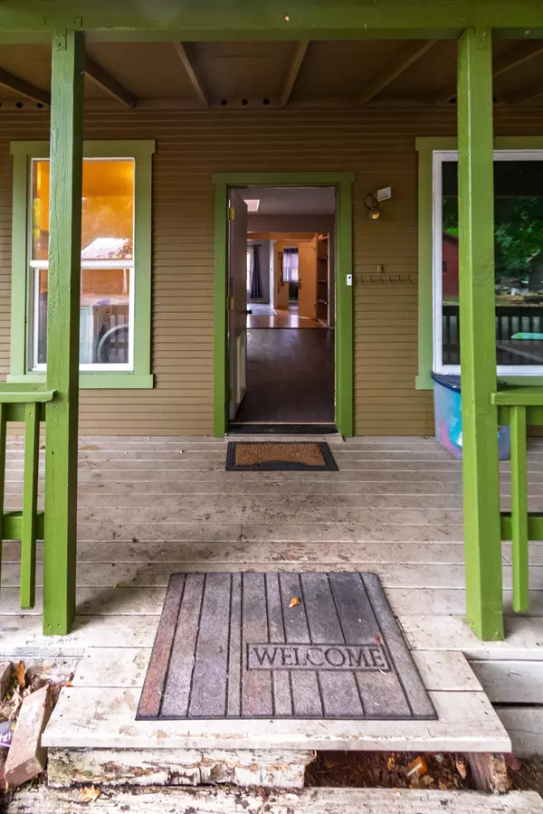 Rogue River, OR 97537,419 Main ST