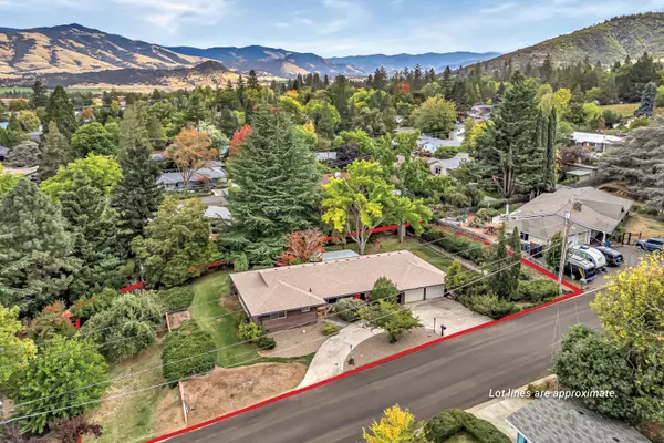 1094 Linda AVE, Ashland, OR 97520