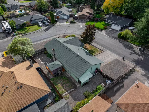 Medford, OR 97504,3054 Tahitian AVE