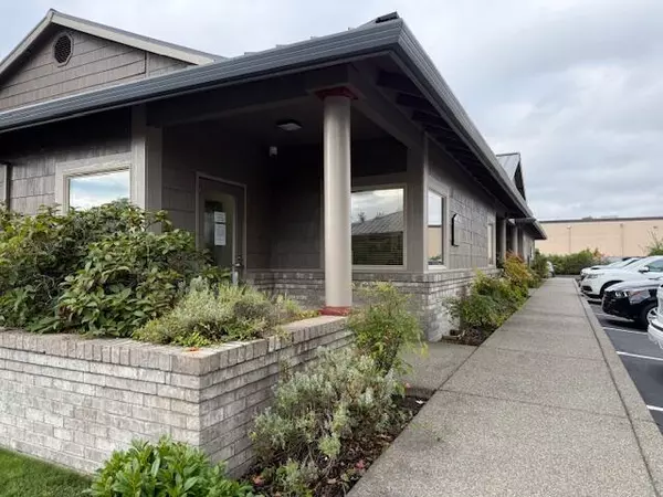 Medford, OR 97504,935 Town Centre DR #B, C