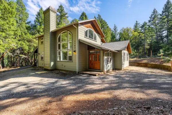 3380 Riverbanks RD, Grants Pass, OR 97527