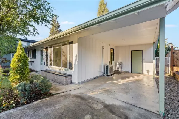 Medford, OR 97504,529 Pearl ST