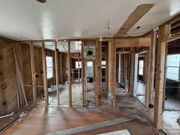 Klamath Falls, OR 97601,3920 Balsam DR