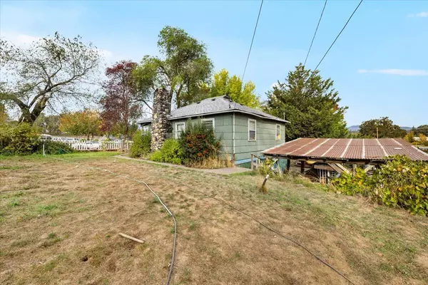 Merlin, OR 97532,185 Peach ST