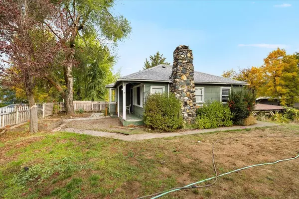 Merlin, OR 97532,185 Peach ST