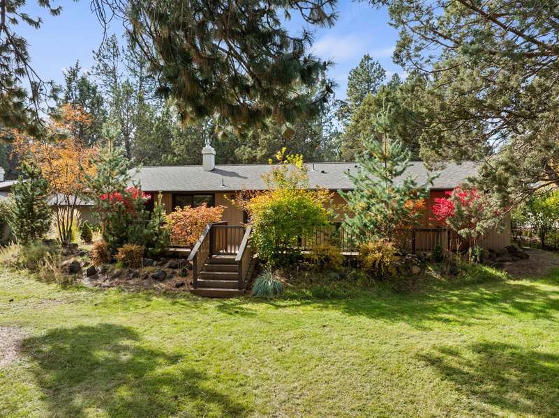 61450 Little John LN, Bend, OR 97702
