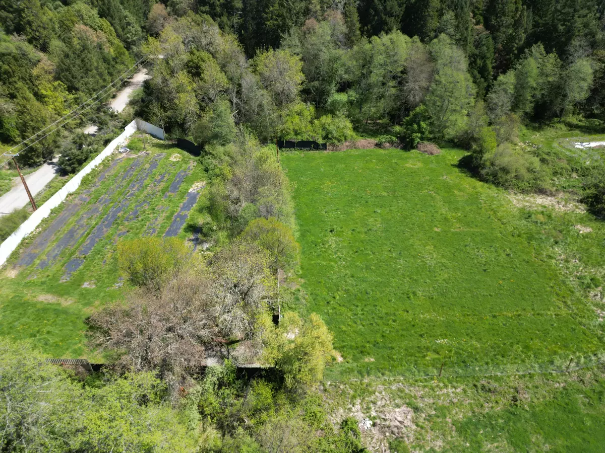 Cave Junction, OR 97523,385 Beaver Meadow RD