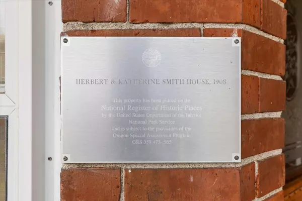 Grants Pass, OR 97526,139 SW I ST