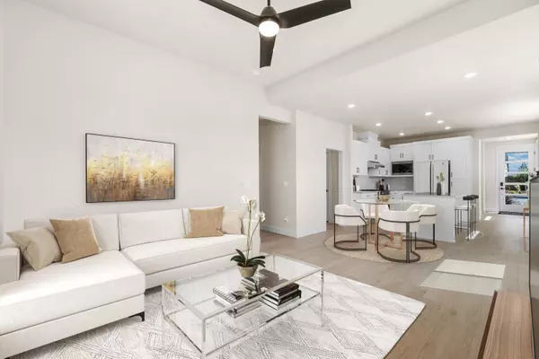 Bend, OR 97701,21447 Hayloft PL