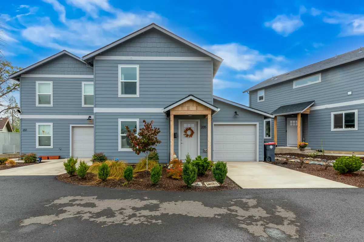 Phoenix, OR 97535,205 Dano DR