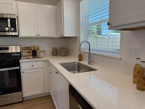 Madras, OR 97741,702 Rickenbacker RD #138