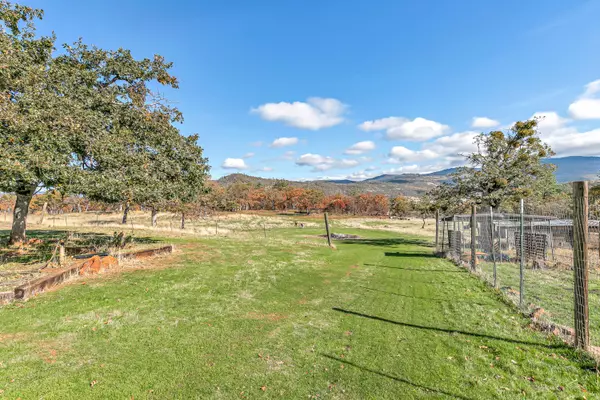 Eagle Point, OR 97524,6536 Shadow Glen DR