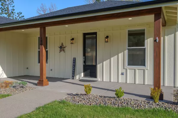 Grants Pass, OR 97527,199 Black Oak DR