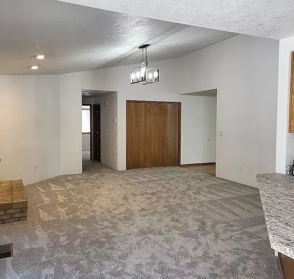 Medford, OR 97504,2926 Shasta DR