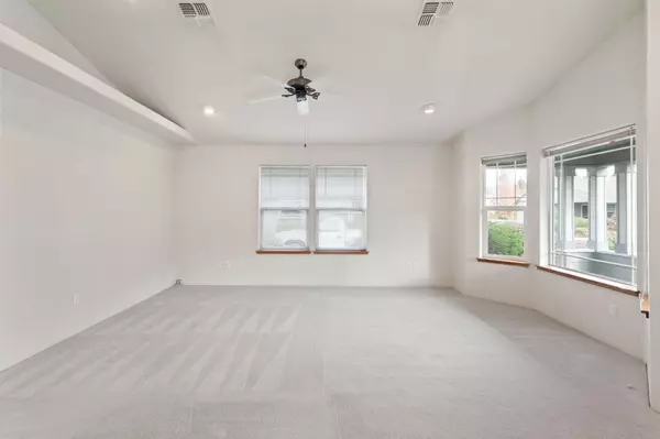 Grants Pass, OR 97526,930 Schaefers LN