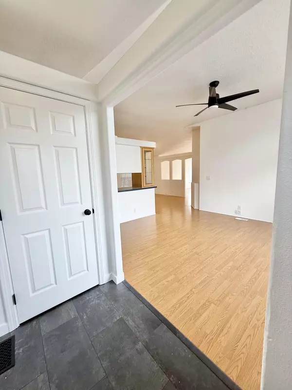 Klamath Falls, OR 97601,310 Jefferson ST