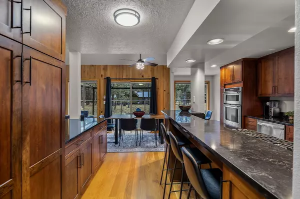 Sisters, OR 97759,69388 Tollgate