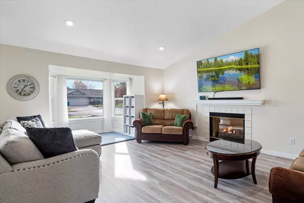 Redmond, OR 97756,2223 Jackpine CT