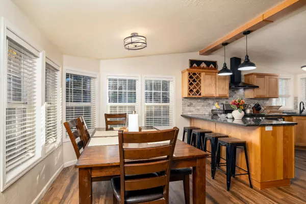 Medford, OR 97501,2285 Jasmine AVE