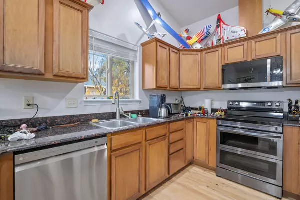 Rogue River, OR 97537,207 Madrone ST