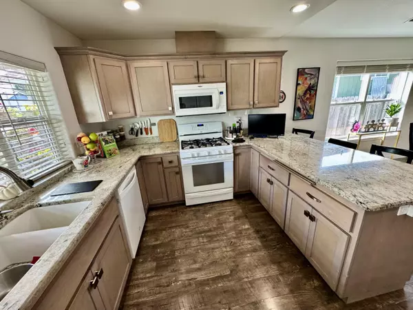 Grants Pass, OR 97526,126 Vicki LN