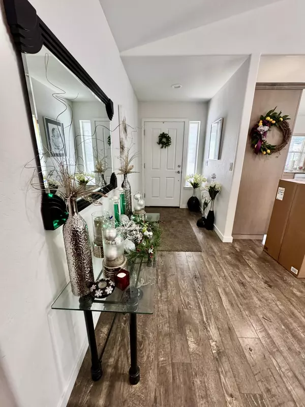 Grants Pass, OR 97526,126 Vicki LN