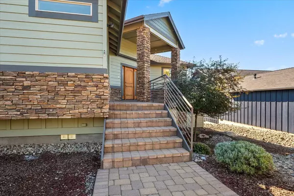 Redmond, OR 97756,1940 Murrelet DR