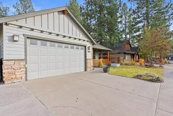 Bend, OR 97702,60808 Sawtooth Mountain LN SE