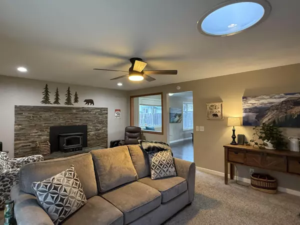 Klamath Falls, OR 97603,3724 La Marada WAY