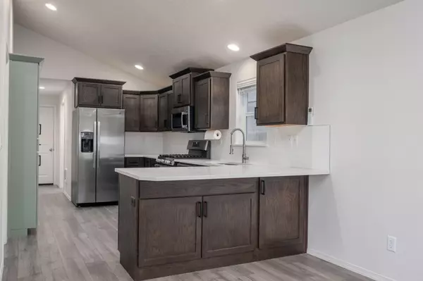 Redmond, OR 97756,3264 10th ST