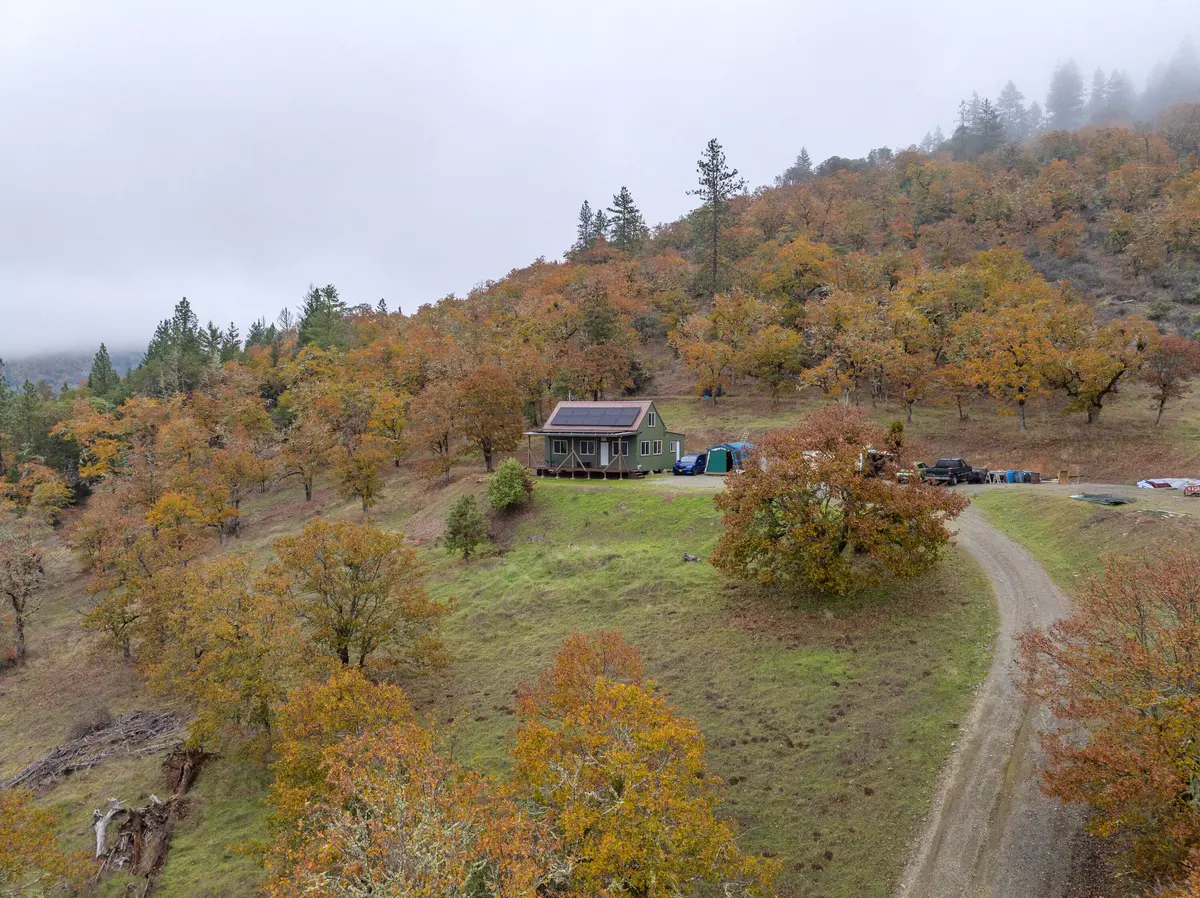 Grants Pass, OR 97527,311 Grays Creek RD