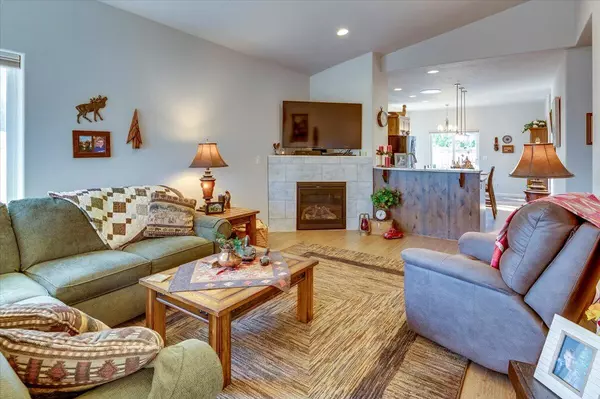 Redmond, OR 97756,2920 Hemlock LN