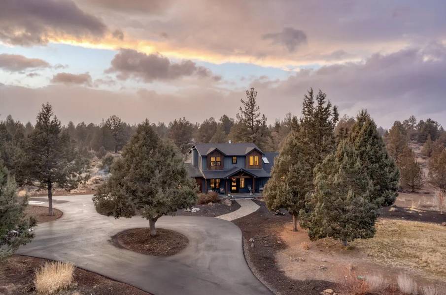 18025 Cascade Estates DR, Bend, OR 97703