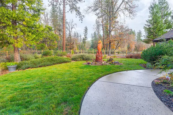 Grants Pass, OR 97526,903 Nicklaus Point LN