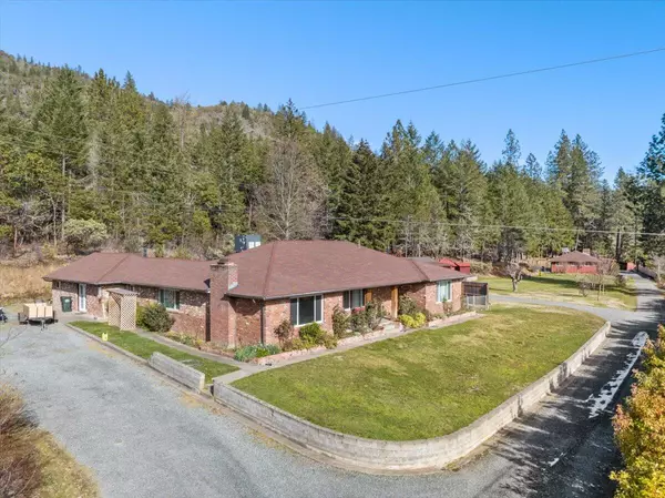 Grants Pass, OR 97527,7420 Applegate RD