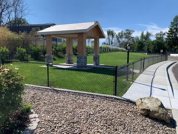 Talent, OR 97540,333 Mountain View DR #121