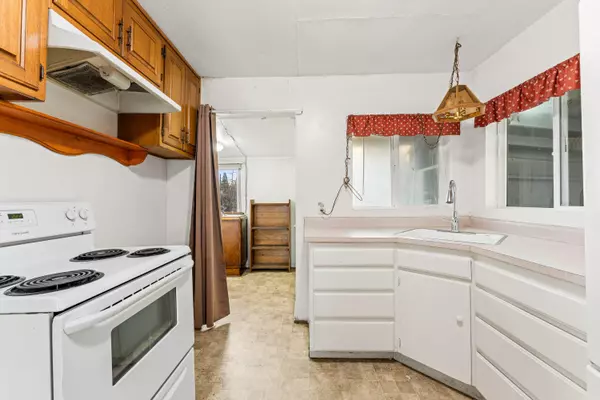 Grants Pass, OR 97526,609 Riverside AVE