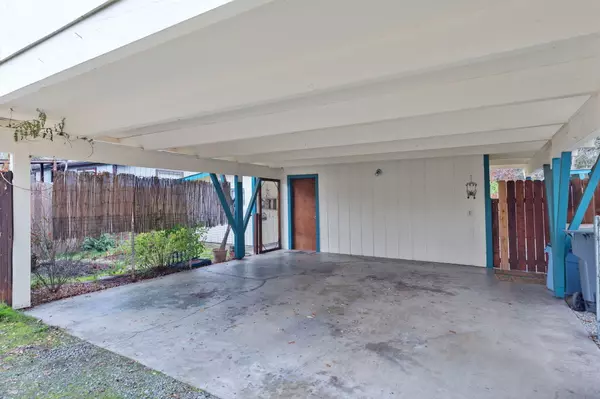 Grants Pass, OR 97527,1400 Playford LN