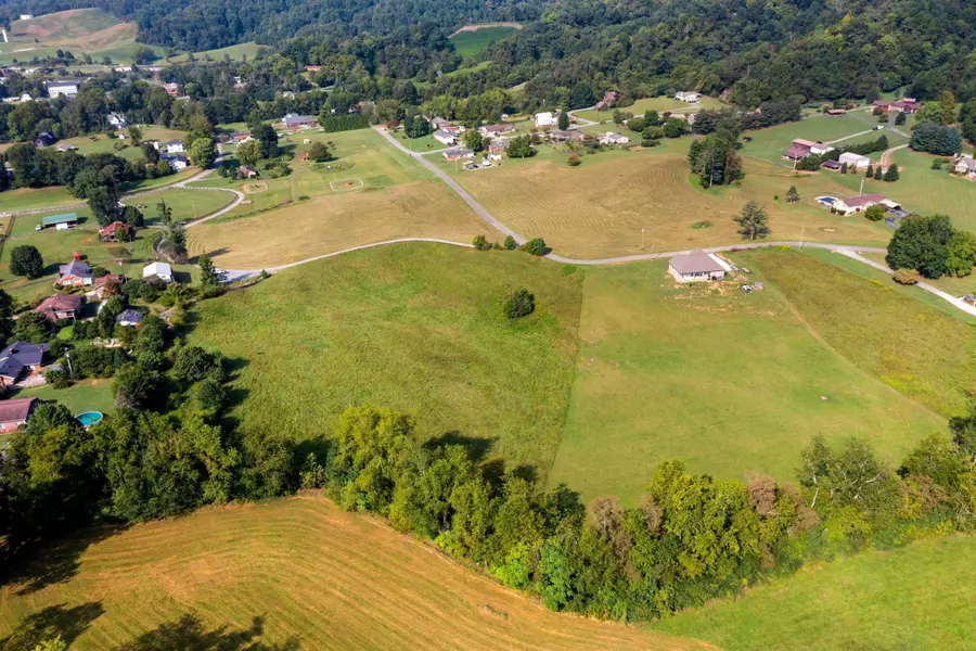 Lot 9 Iris DR, Harrogate, TN 37752