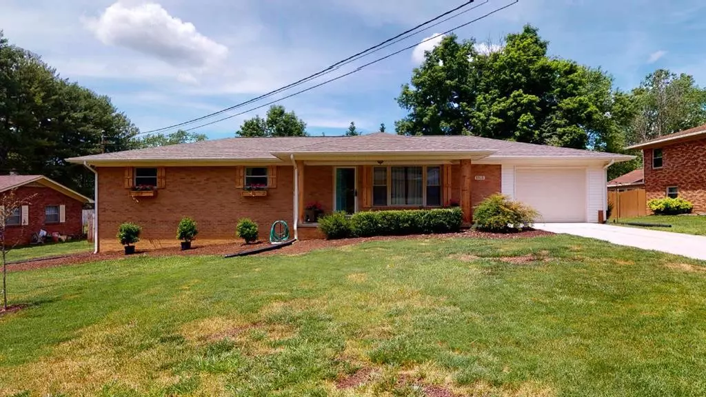 1811 Russell ST, Morristown, TN 37813