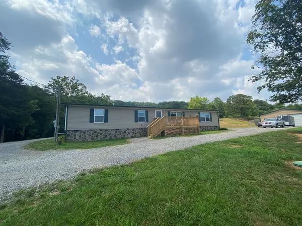 1748 Rocky Flat RD, Rutledge, TN 37861