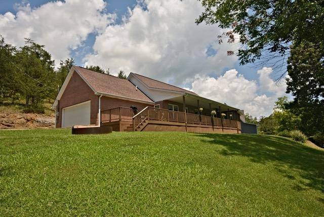 1860 Alexander DR, Dandridge, TN 37725