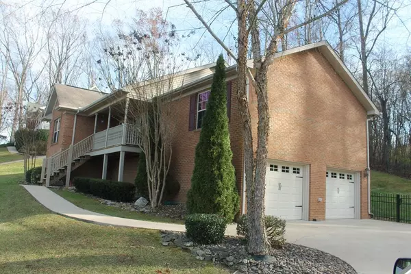 828 Rebecca LN, Jefferson City, TN 37760