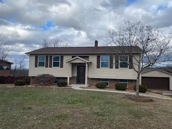 3686 HALIFAX, Morristown, TN 37813