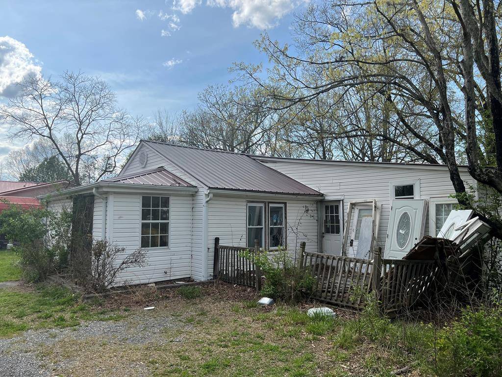 175 McNabb St., Newport, TN 37821