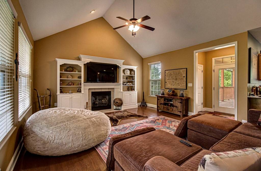 Dandridge, TN 37725,742 Bob-O DR