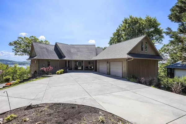 425 Lake Vista CT, White Pine, TN 37890